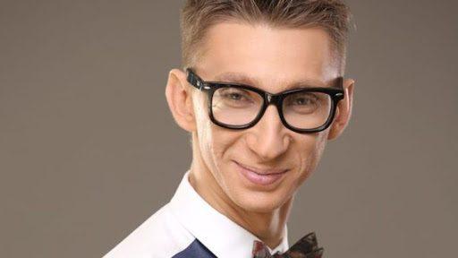 Відомого українського ведучого відсторонили від ефірів після його жартів про державну мову