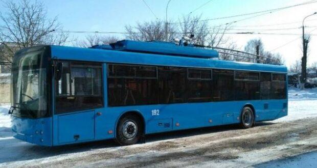 За яким графіком у Рівному курсуватимуть новорічні тролейбуси