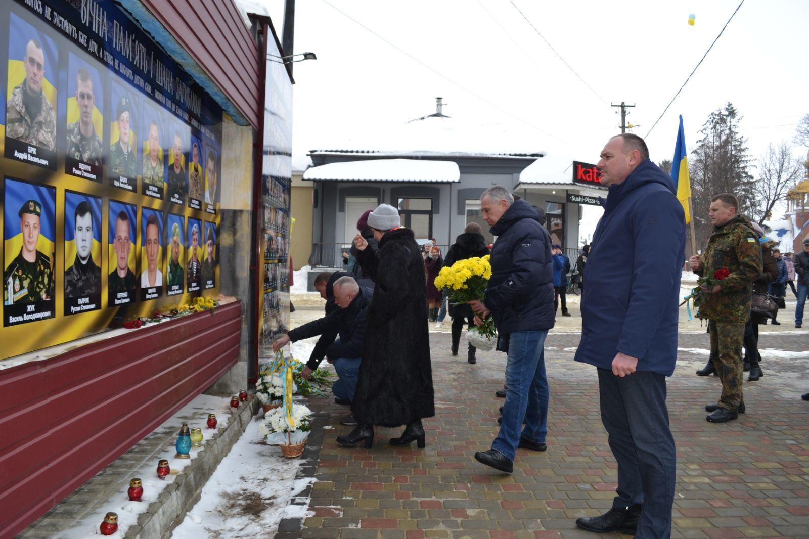 У Здолбунові люди зібралися на віче