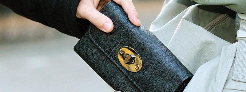 У Рівному камери відеоспостереження допомогли вийти на слід крадійки