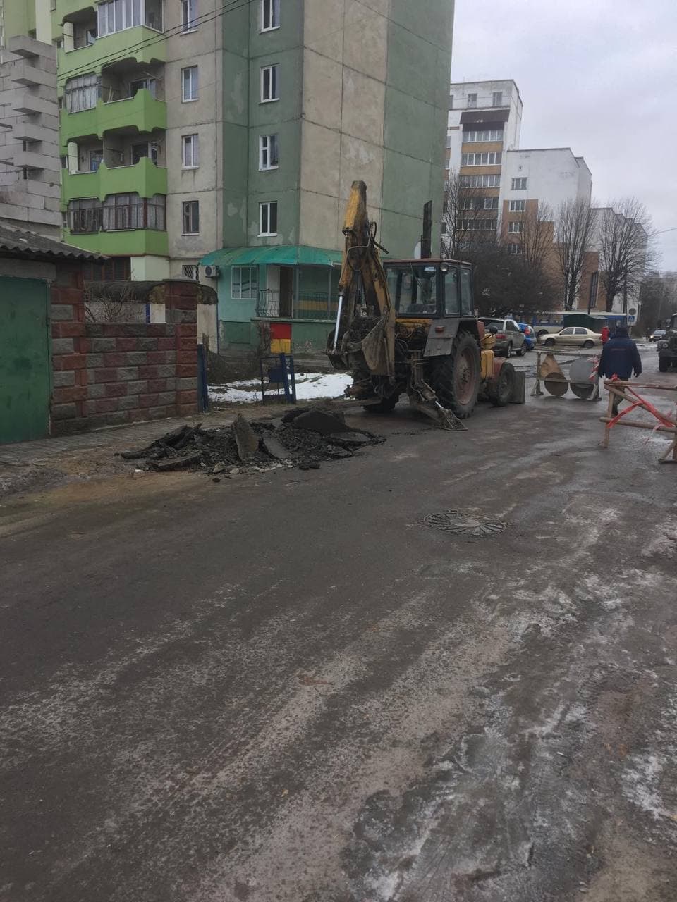На семи вулицях Рівного немає води
