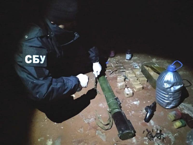 На Рівненщині вилучили понад тисячу патронів, вибухівку та протитанкову ракету