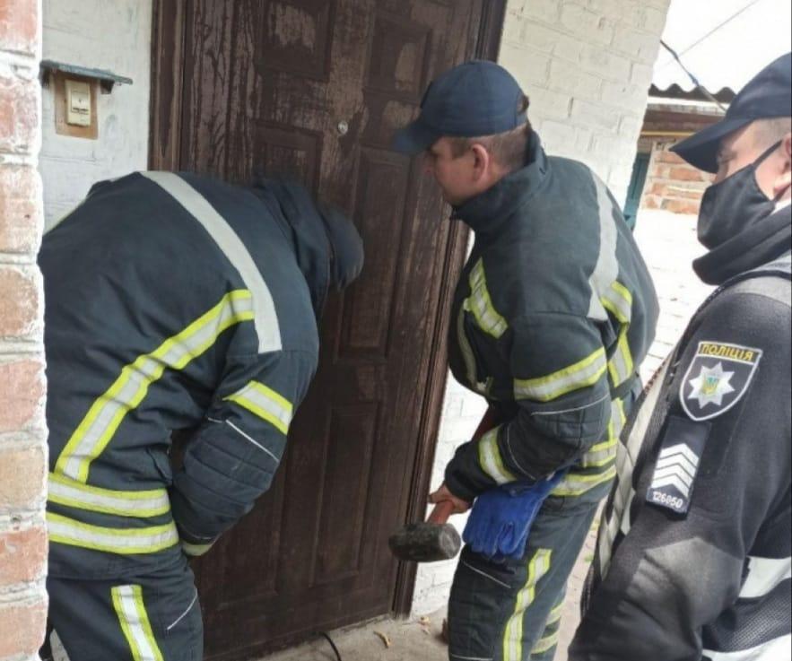 У Рівному в зачиненому будинку знайшли мертвого чоловіка