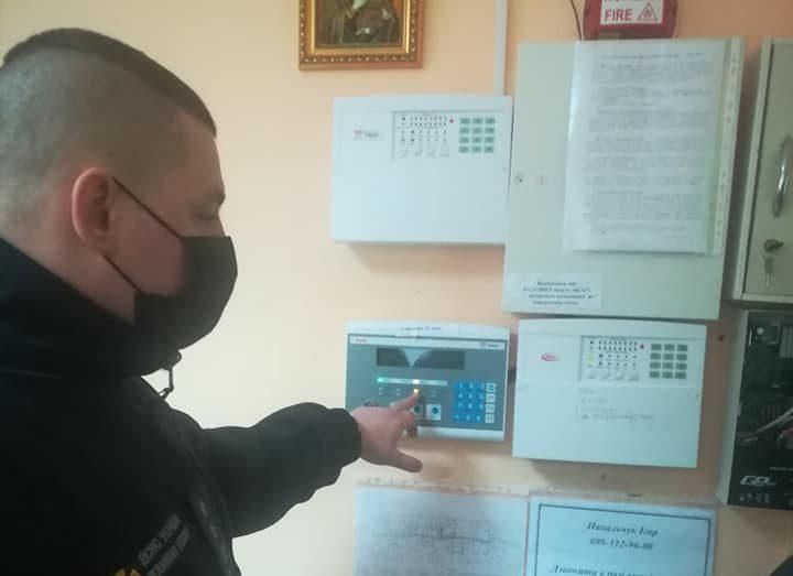 Рівненські рятувальники навідалися в інтернати для літніх та немічних