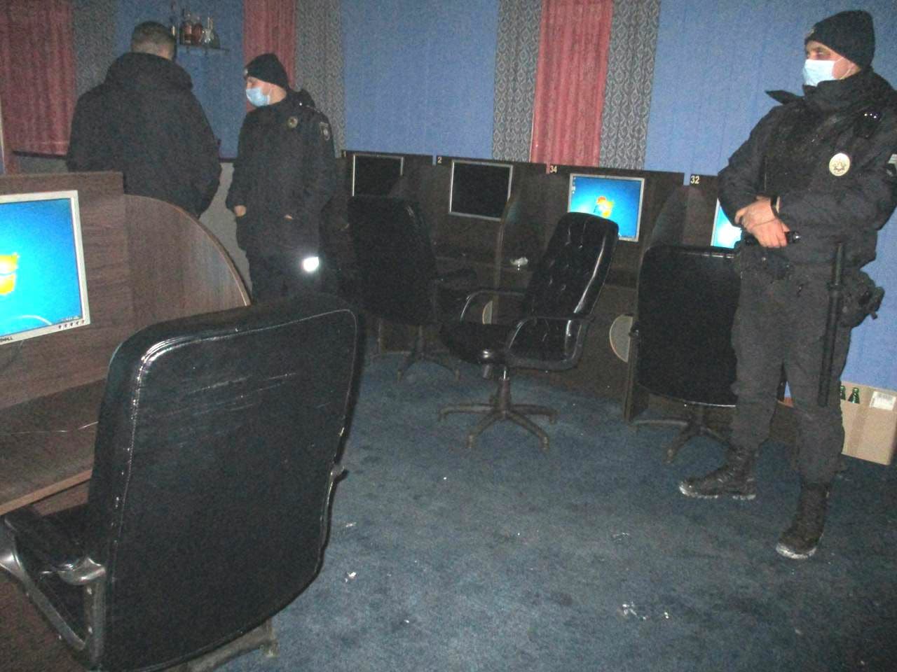 На Рівненщині поліцейські викрили підпільний гральний заклад