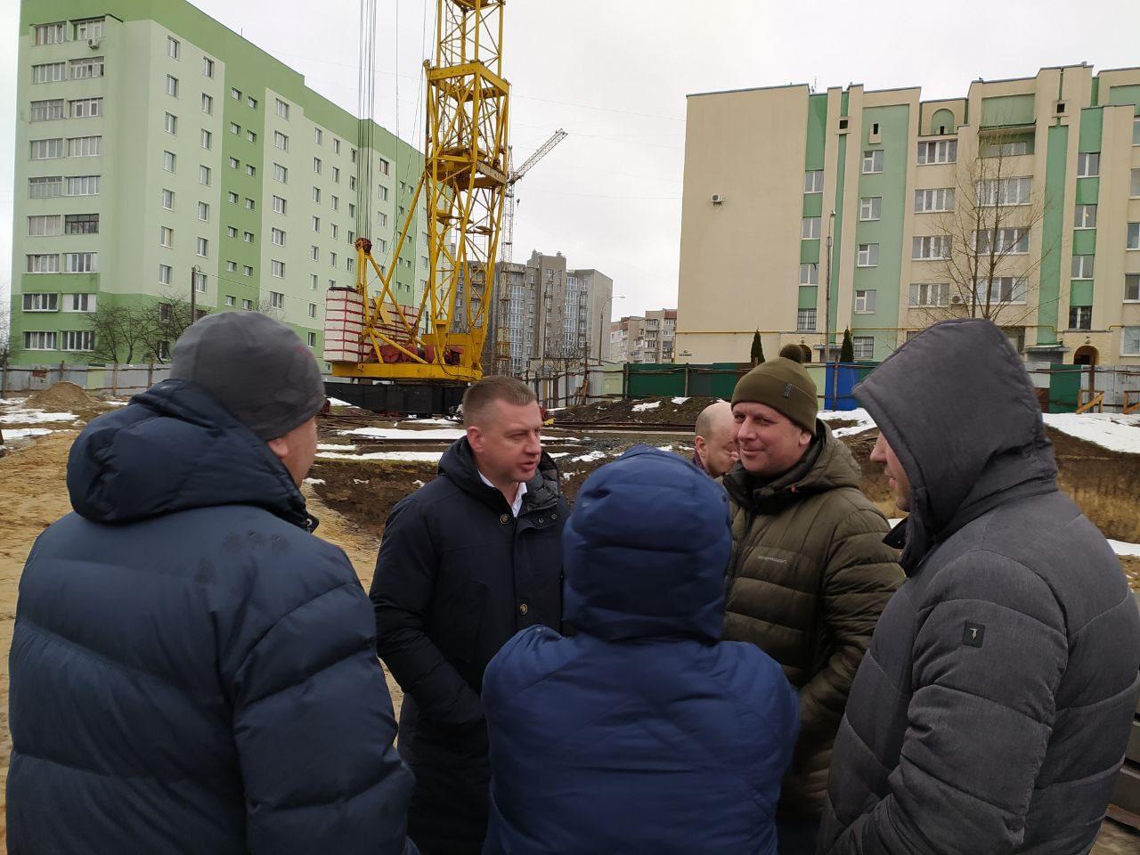 Депутати Рівнеради запропонували забудовникам по-доброму виправити допущені порушення (+Відео)