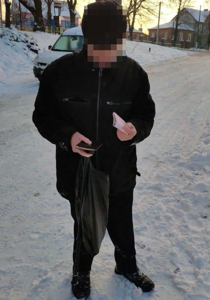 У Дубно затримали двох місцевих жителів за пограбування пенсіонера