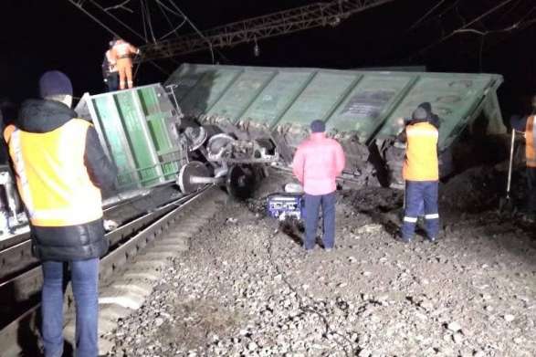 Ряд поїздів південного напрямку змінюють маршрут прямування
