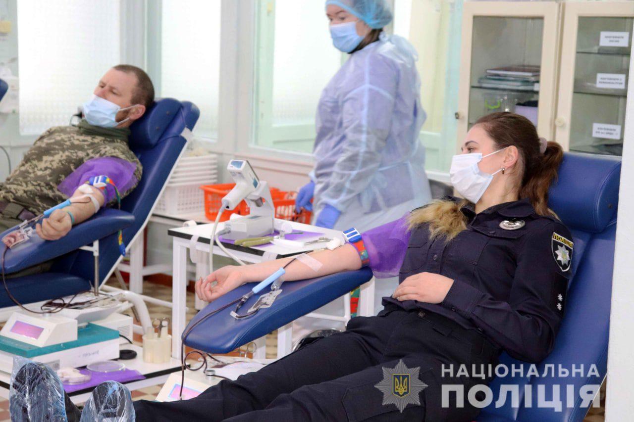 Рівненські поліцейські здали кров для онкохворих діток (фото)