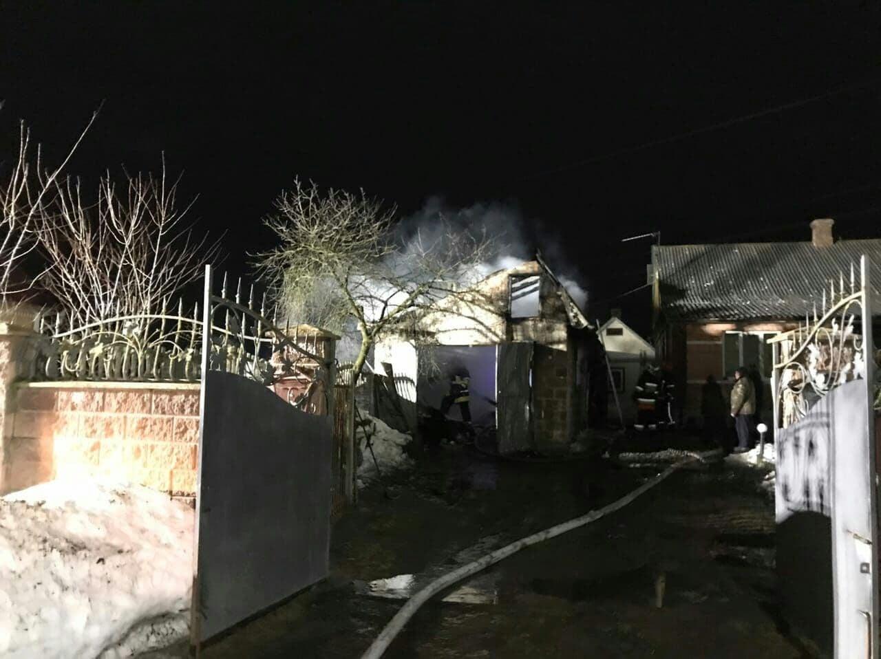На Рівненщині вогнеборці врятували від вогню житловий будинок