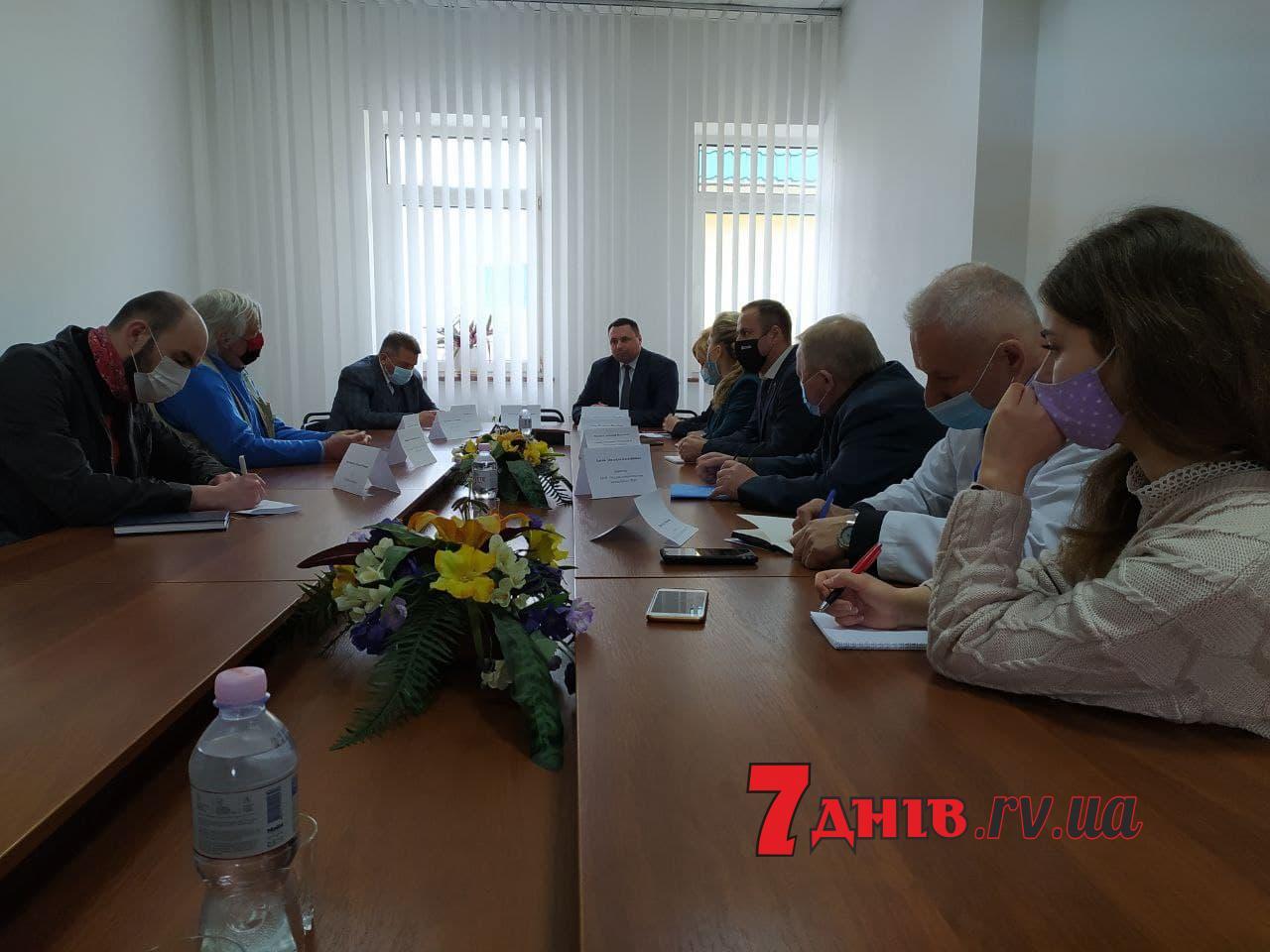 Медики Рівного вирішують, як викоренити з лікувальних закладів хамство