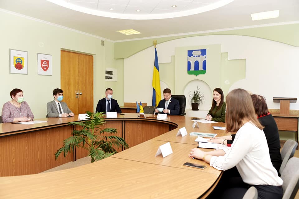 У Рівному підписали Меморандум про співпрацю міської ради та органів учнівського самоврядування ПДМ