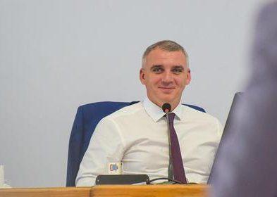 Мер перекладає виступи депутатів на державну мову, щоб не порушувати закон(ВІДЕО)
