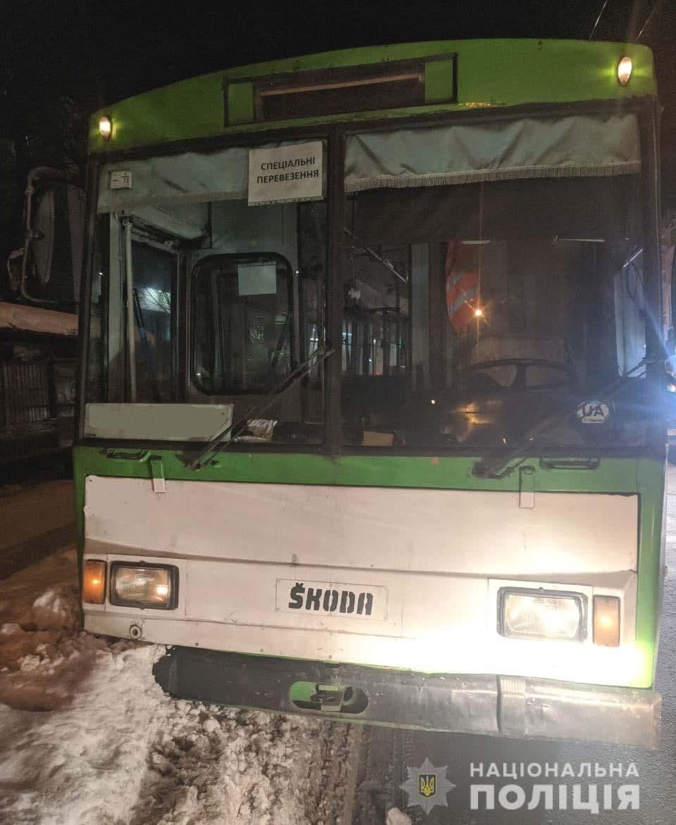 Поліцейські встановлюють причини ДТП у Рівному, коли дитина потрапила під тролейбус