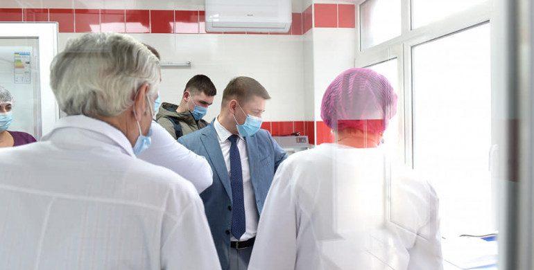 Перший тест в новій інфекційній лабораторії зробили у Центральній міській лікарні