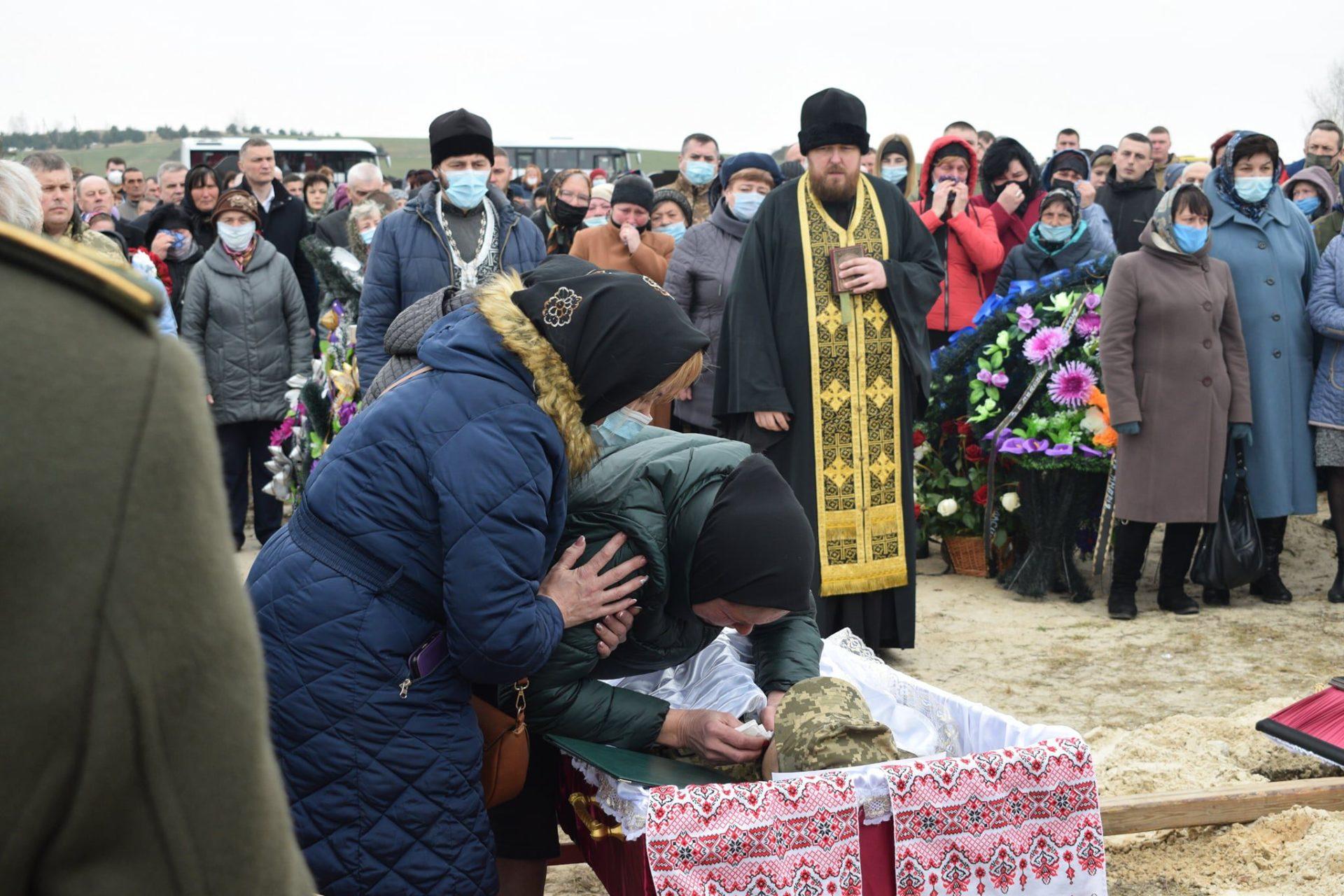 На Рівненщині попрощалися з загиблим на Сході військовим