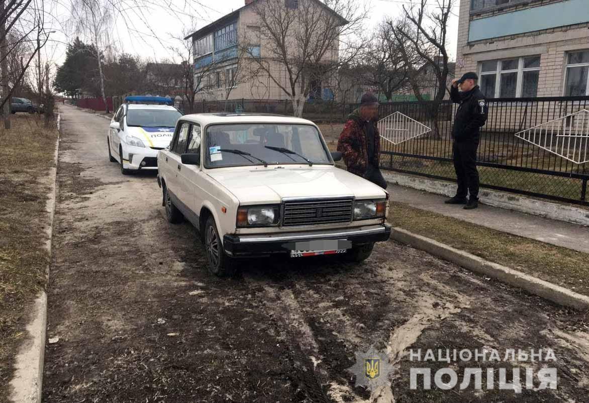 За керування напідпитку житель Рівненщини пропонував 10 тисяч гривень хабара поліцейським 