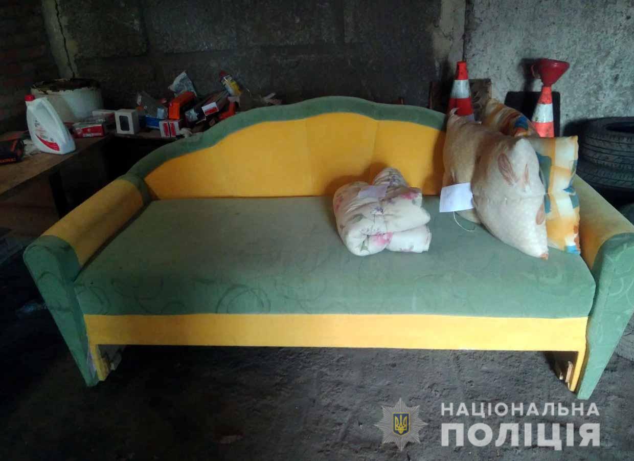 Поліцейські викрили крадія, який «обчистив» будинок односельчанки