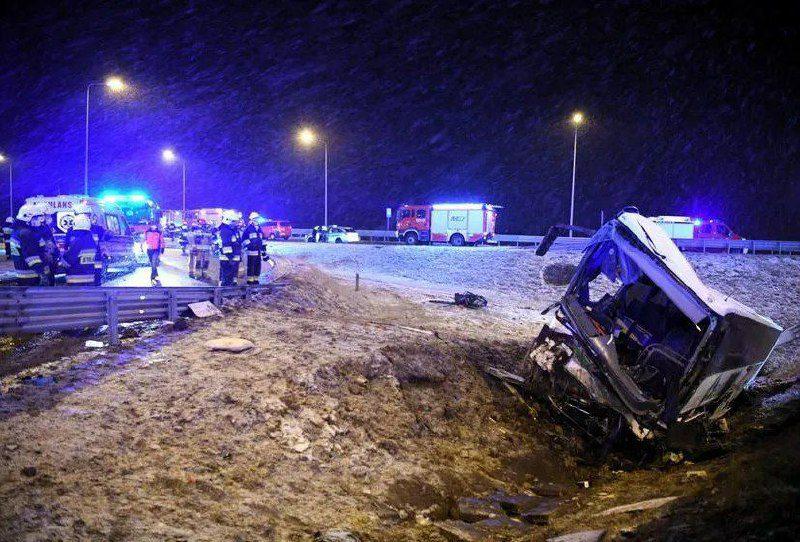 У Польщі в ДТП потрапив автобус з українцями, є загиблі (ФОТО)
