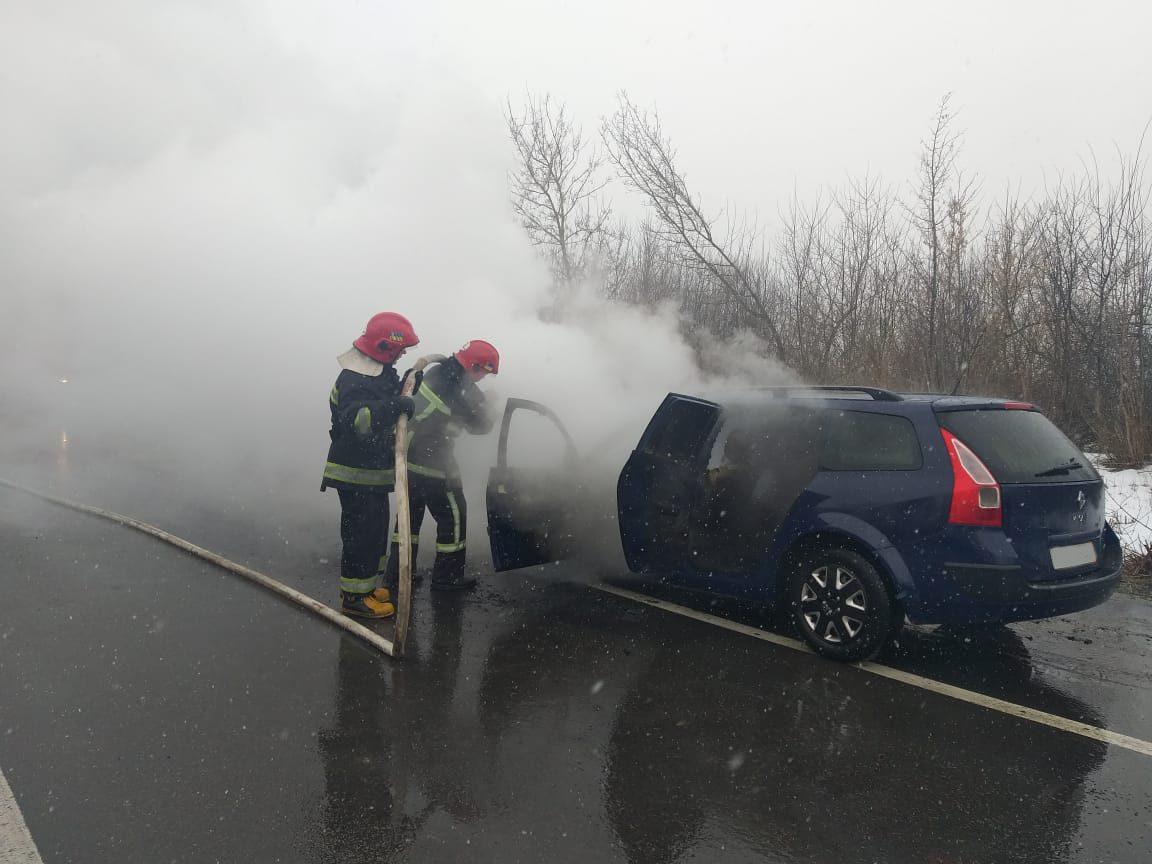Поблизу Дубно горів автомобіль Поблизу Дубно горів автомобіль