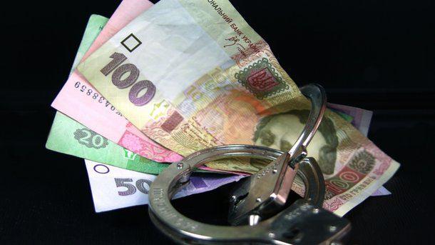 Банківській працівниці за привласнення чужих грошей, загрожує до 6 років позбавлення волі