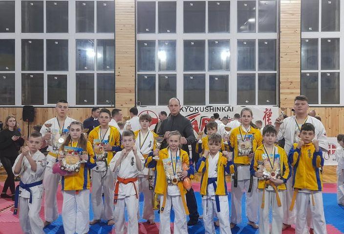 Рівненські каратисти здобули медалі в Луцьку на чемпіонаті