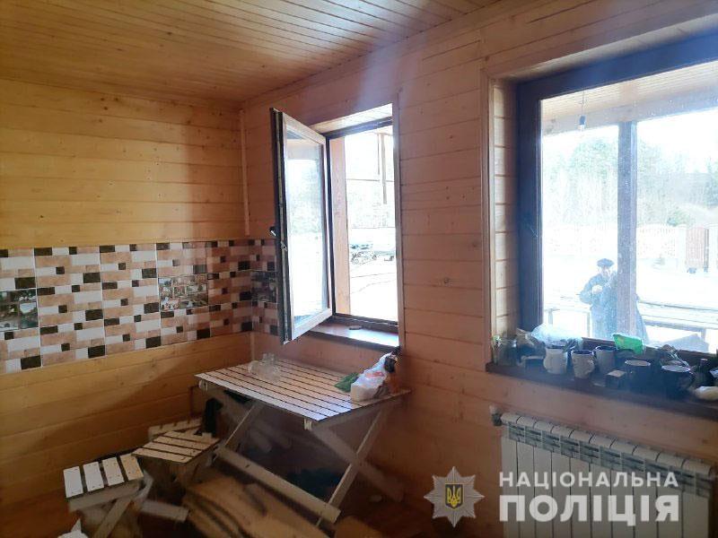 Поліцейські оперативно розкрили крадіжку з будинку у Рівненському районі