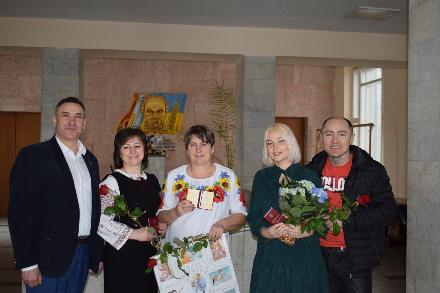 Матері-героїні Здолбунівщини отримали нагороди