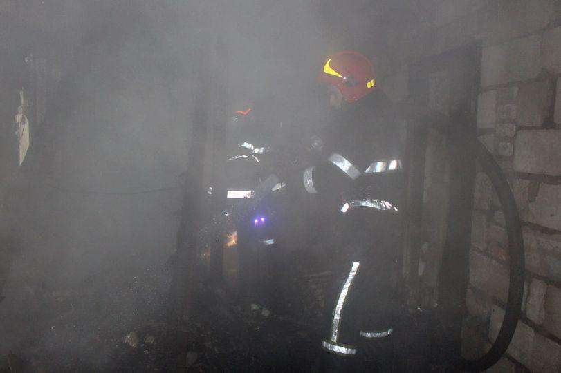 Дві пожежі за ніч ліквідували вогнеборці Рівненщини