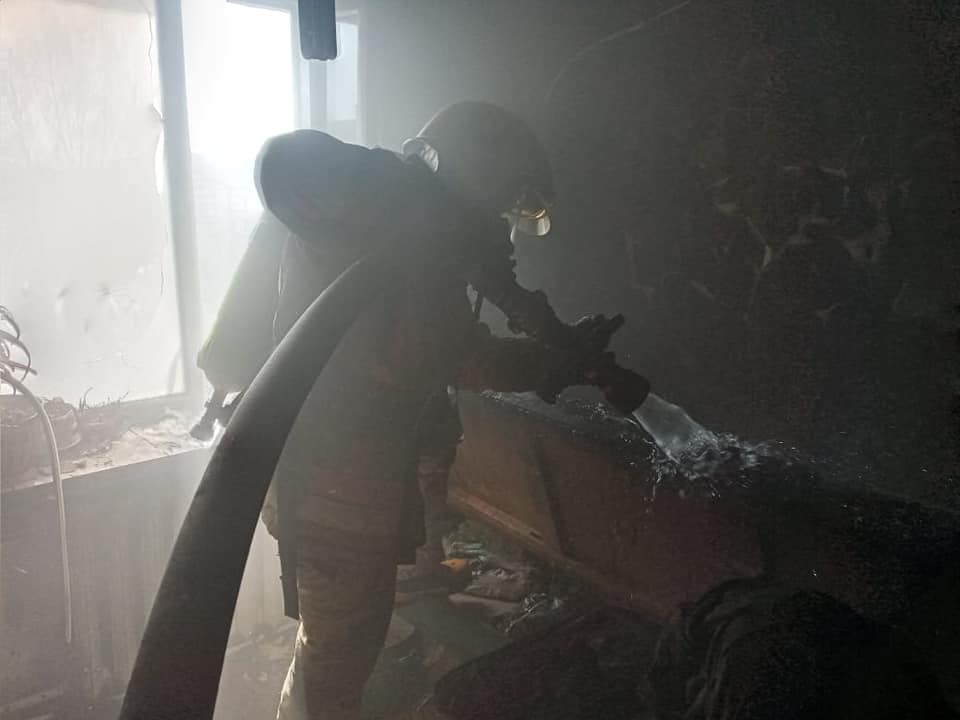 На Рівненщині у будинку через дитячі пустощі трапилася пожежа