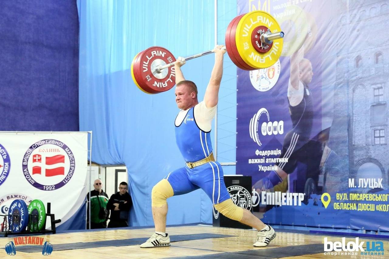 Працівник Служби судової охорони Рівненщини підкорив штангу