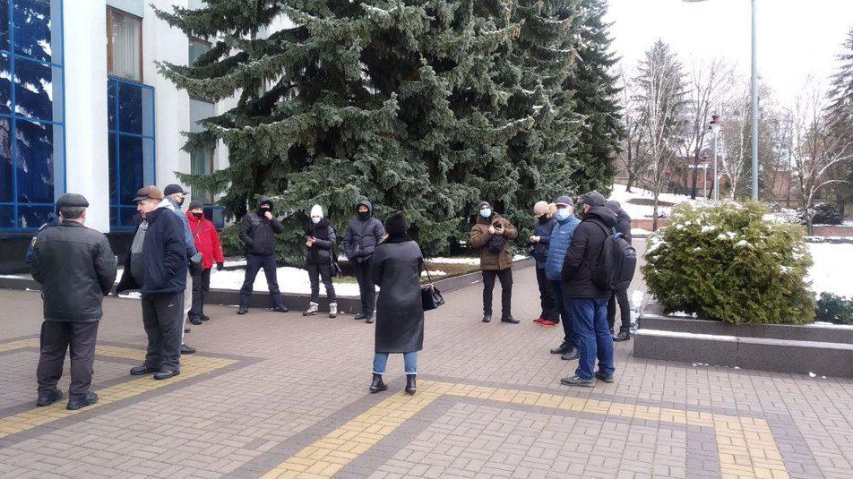 Проти впровадження “червоної зони” біля Рівненської ОДА мітингують підприємці
