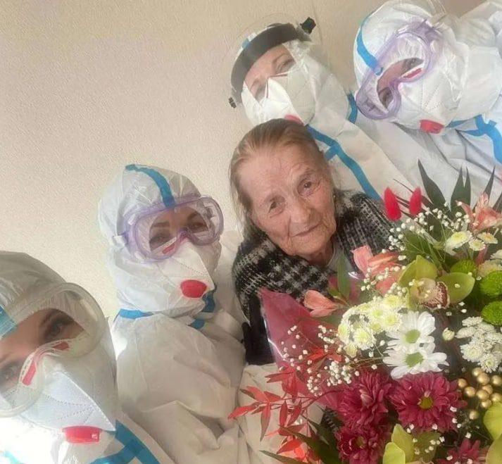 У Чернівцях від коронавірусу вилікували 100-річну жінку