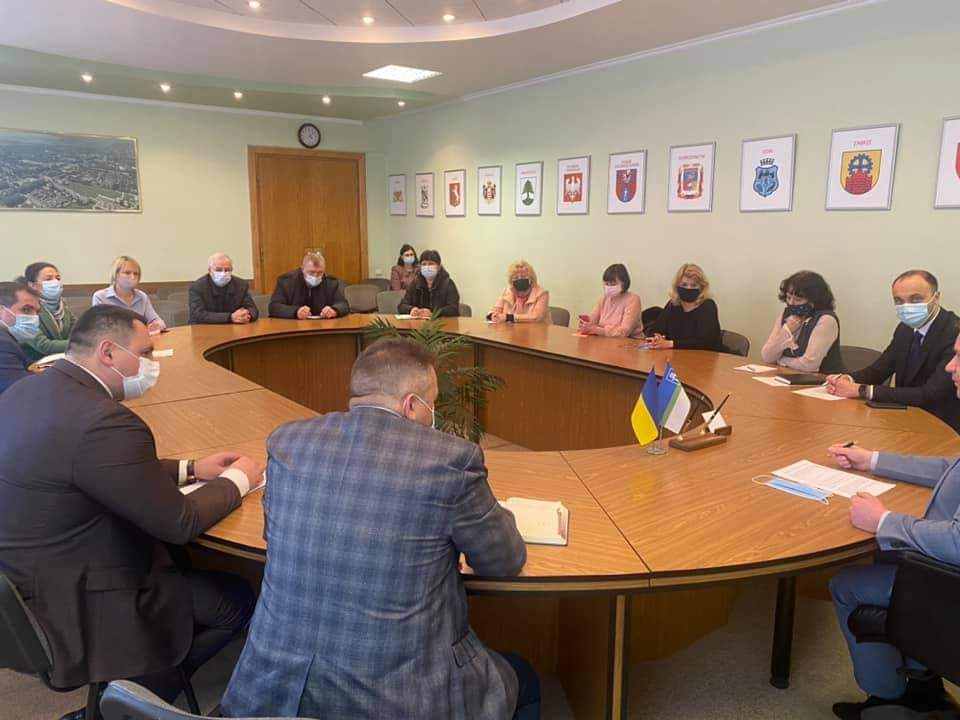 Міська влада налагоджує конструктивний діалог з представниками фармацевтичної галузі 