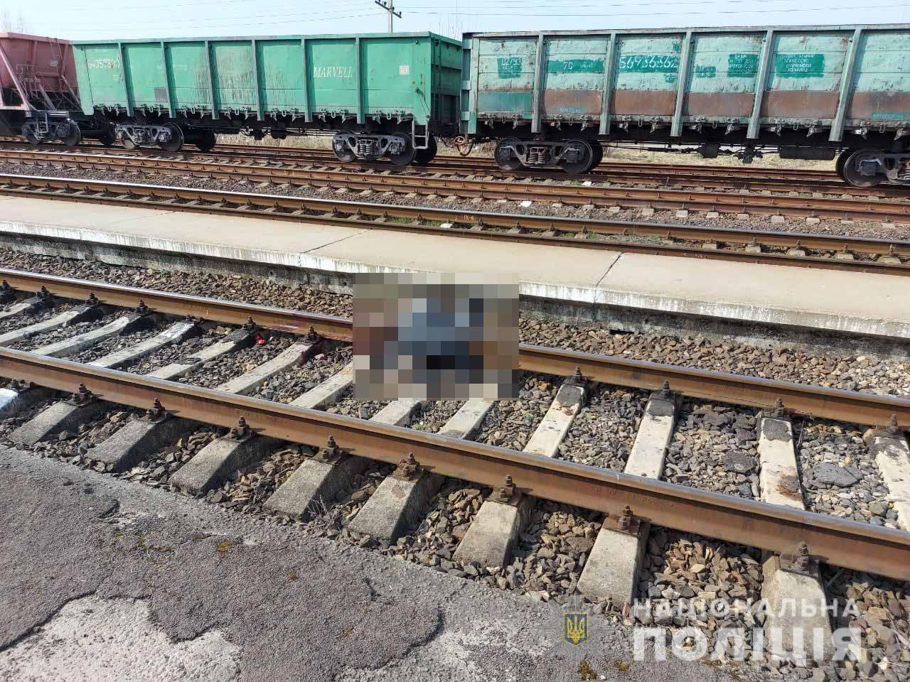 Унаслідок падіння під потяг загинув житель Рокитного
