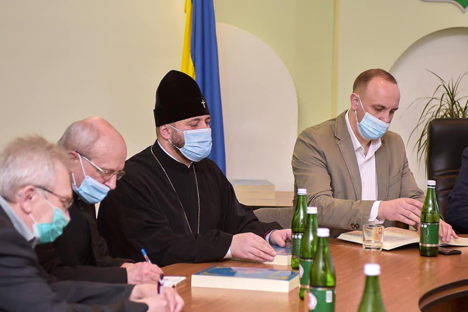 Іларіонї