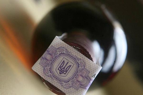 В Україні на алкоголь запровадять електронну акцизну марку
