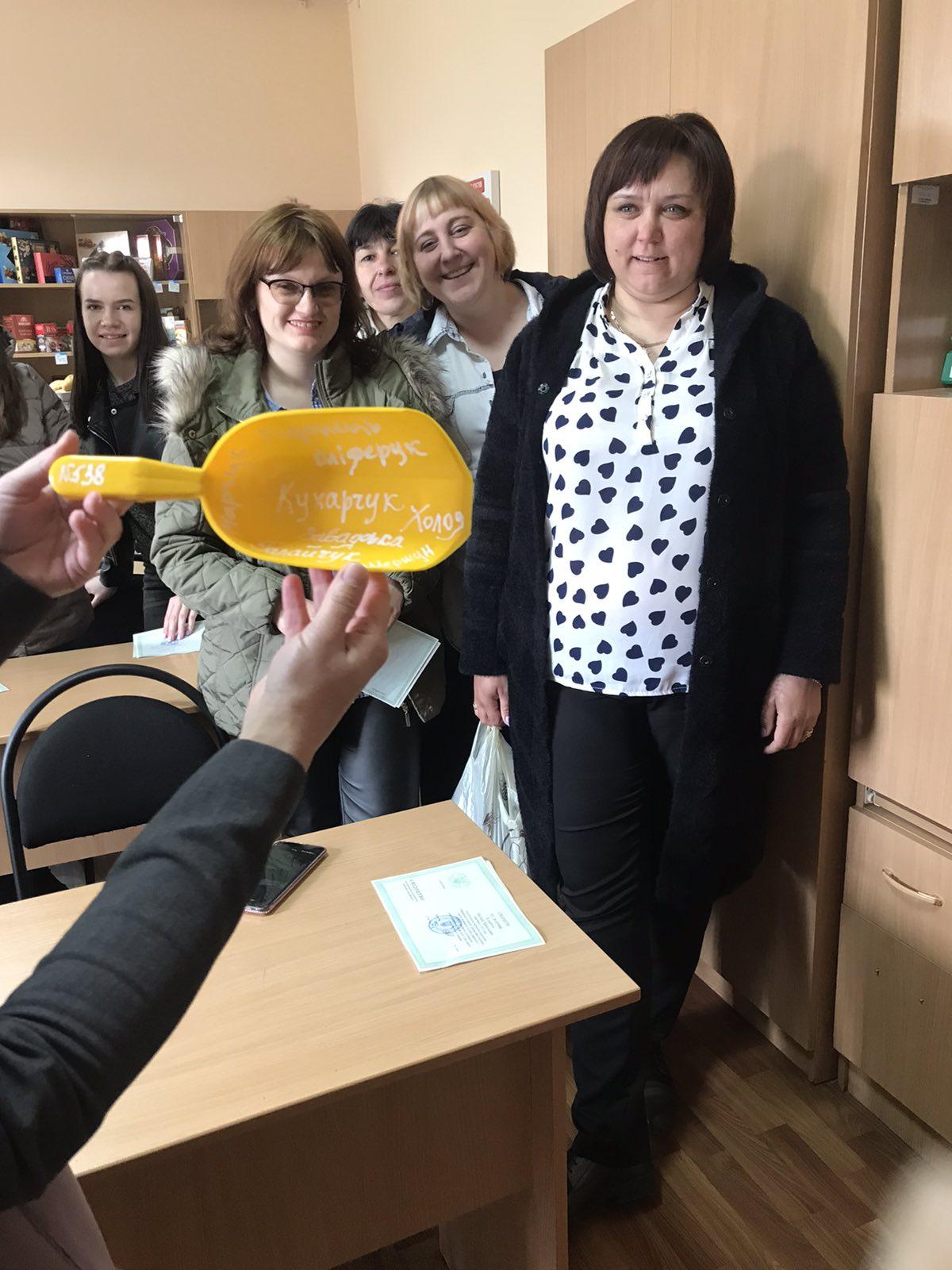 Костопільські продавчині озброїлися знаннями