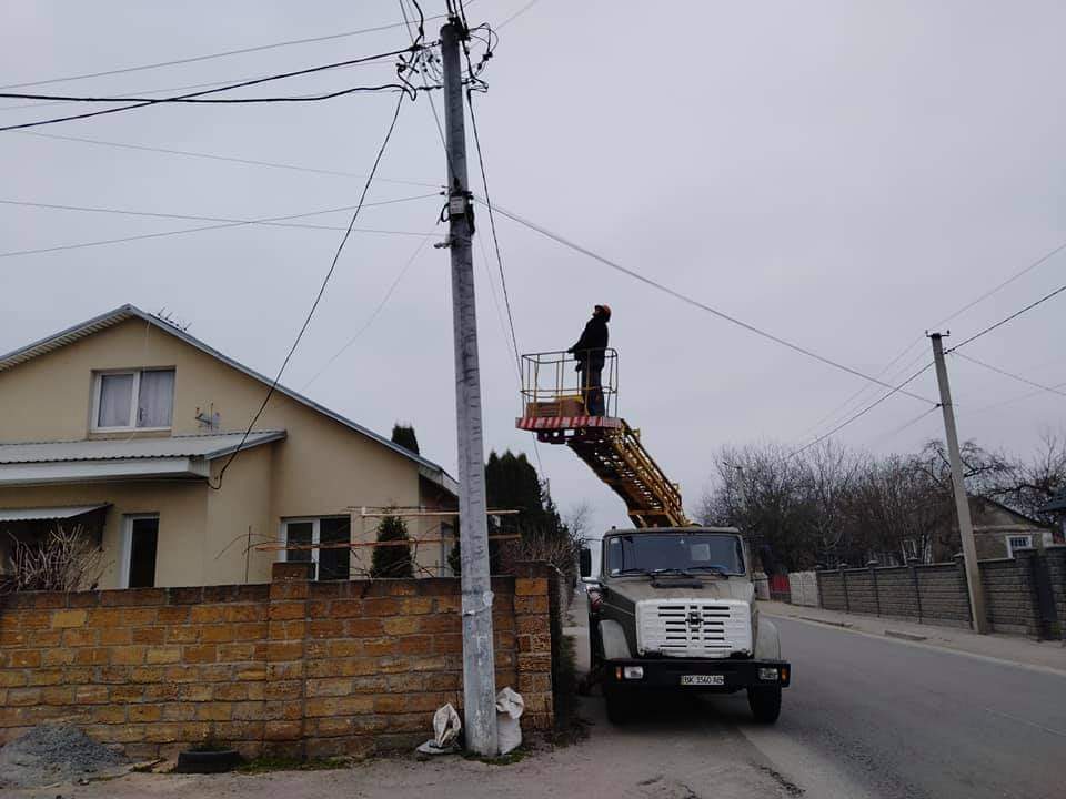 Роботи з благоустрою у селищі Квасилів тривають