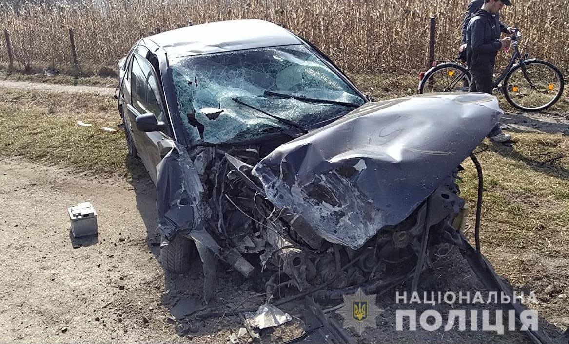 На Дубенщині поліцейські встановлюють обставини ДТП, в якій загинув скутерист