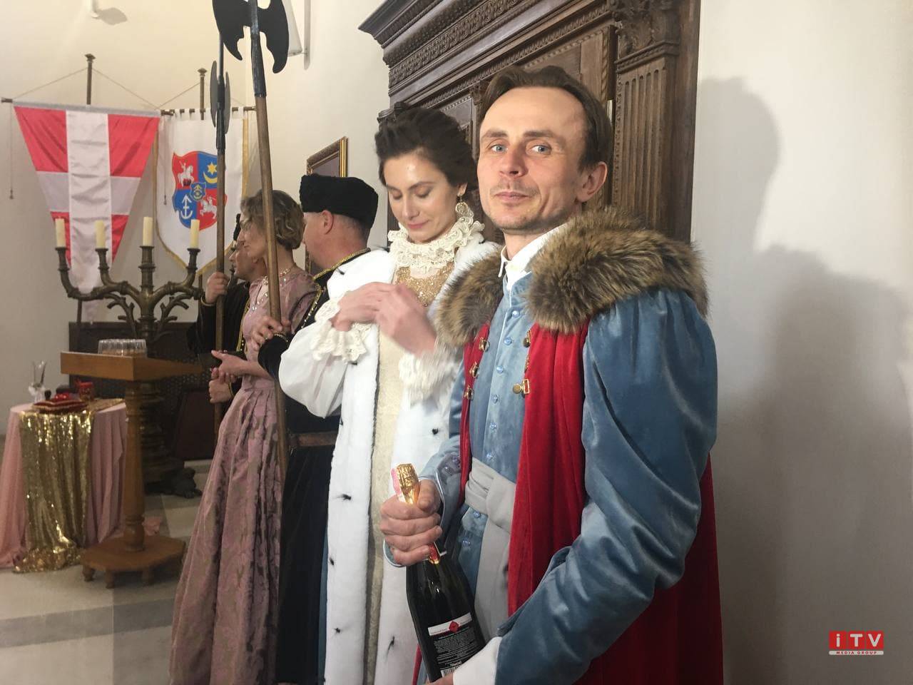 Вперше в Україні театралізоване весілля у замку відбулося на Рівненщині(ФОТО)
