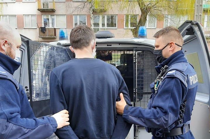 У Польщі затримали українця який намагався викрасти з заводу посудомийні машини У Польщі затримали українця який намагався викрасти з заводу посудомийні машини