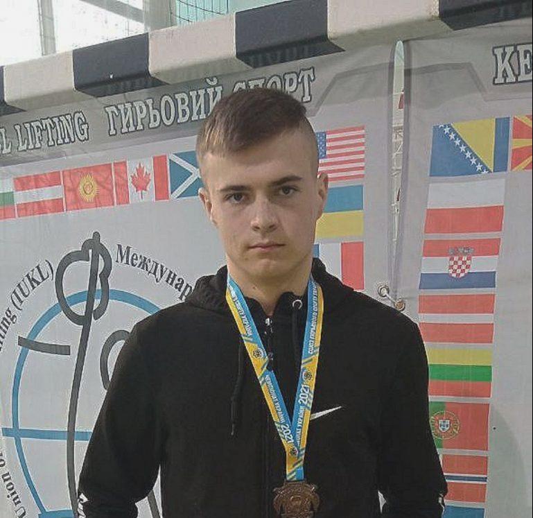 Рівненській студент виборов бронзу на Чемпіонаті України з гірьового спорту