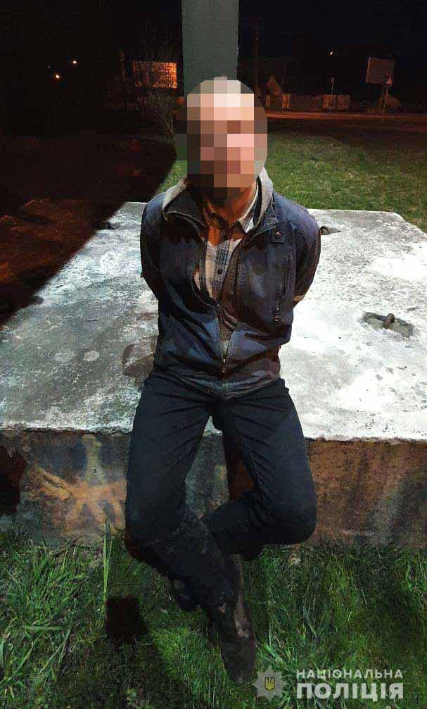 Поліцейські викрили рівнянина на угоні буса та повідомили про підозру Поліцейські викрили рівнянина на угоні буса та повідомили про підозру