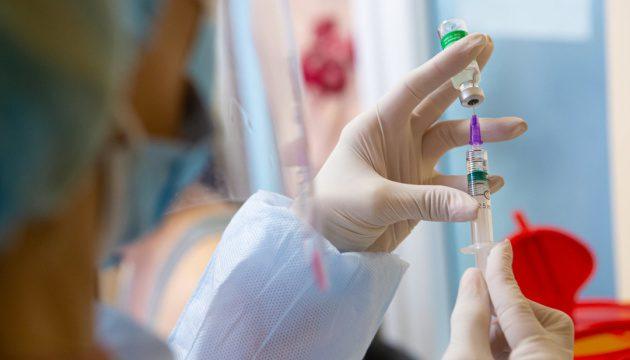 Більше двох тисяч пунктів щеплень від COVID-19 починають працювати в Україні