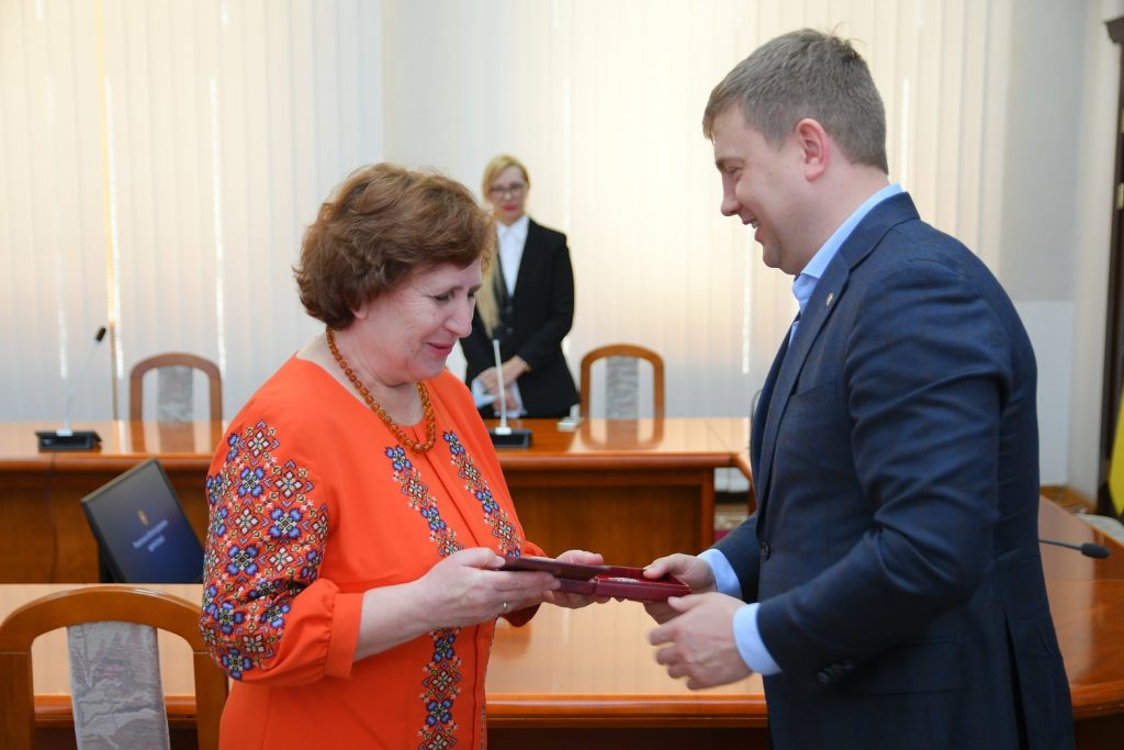 вручення