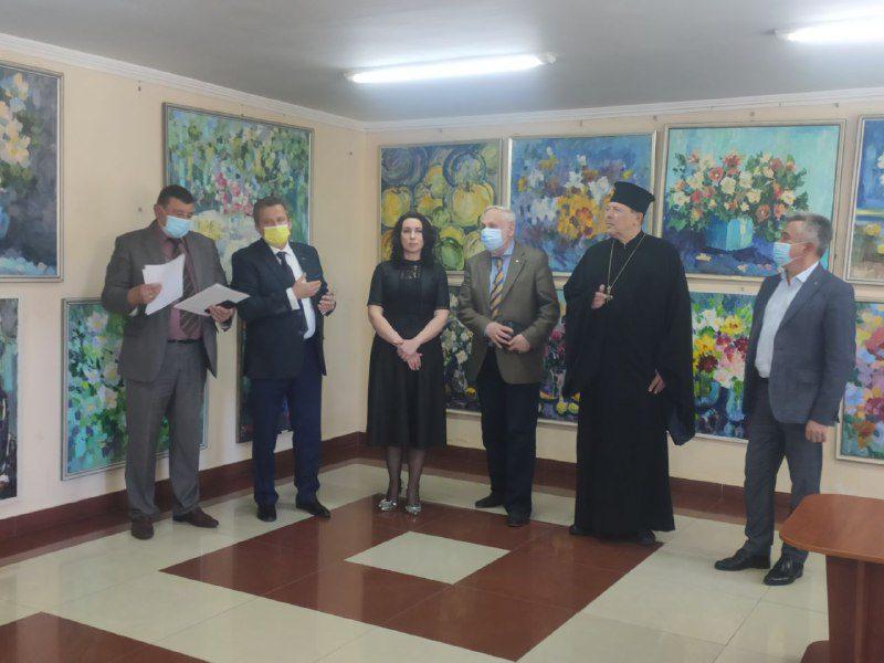 У Рівному відбулося урочисте закриття виставки відомої художниці Ольги Кашшай У Рівному відбулося урочисте закриття виставки відомої художниці Ольги Кашшай