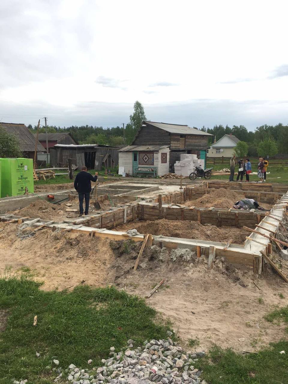Для кіборга, в якого згорів будинок, розпочали зводити житло