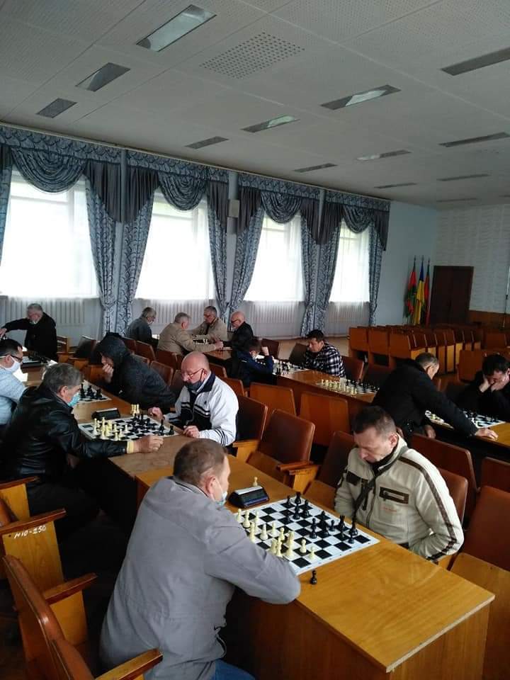 У Здолбунівській громаді стартувало перше офіційне змагання з шахів