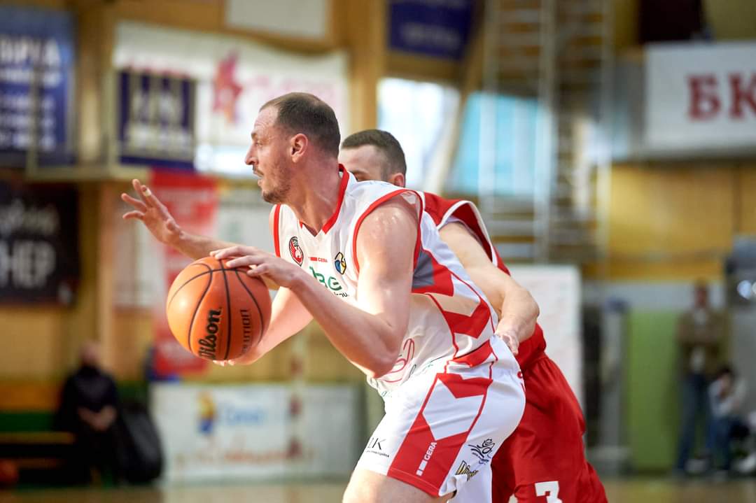 Рівненські баскетболісти здобули третю перемогу над Кривбасом Рівненські баскетболісти здобули третю перемогу над Кривбасом